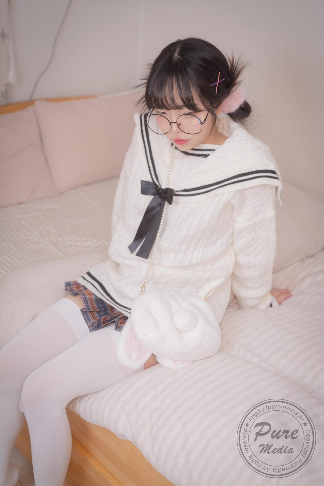 PureMedia Vol.276 Jelly 젤리 – Girl Trapped In A Rooftop Room Part1