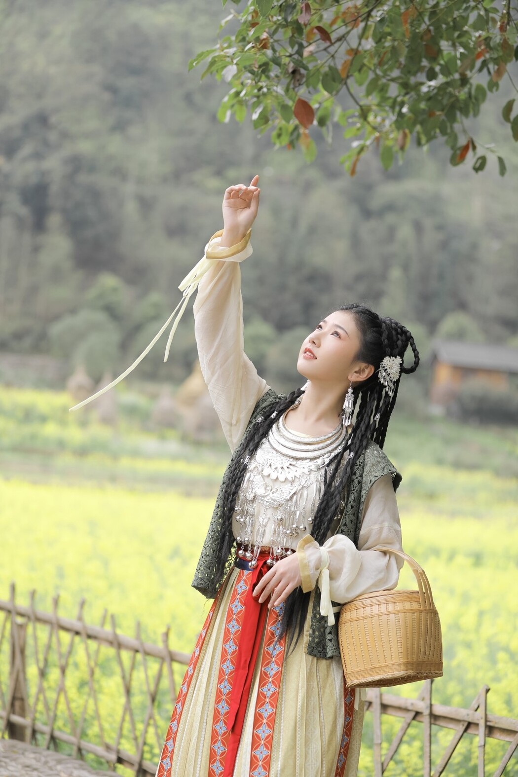 YiTuYu艺图语 Vol.1817 Suan La Tang Er