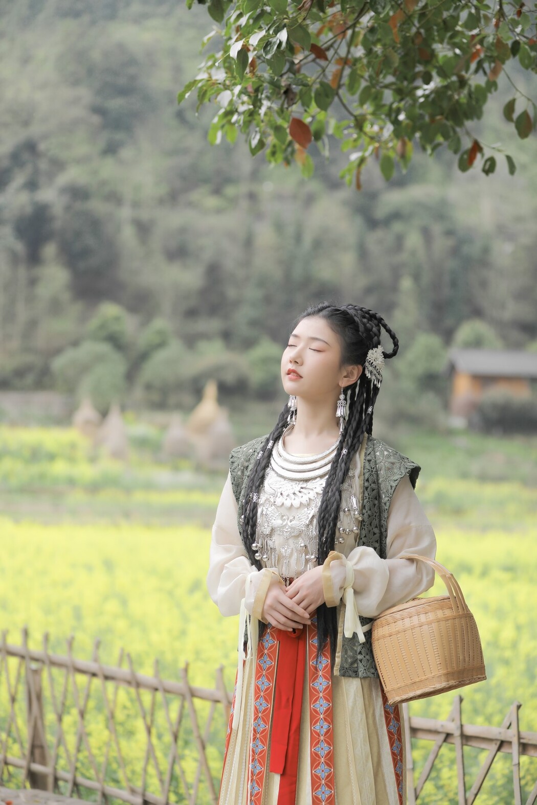 YiTuYu艺图语 Vol.1817 Suan La Tang Er
