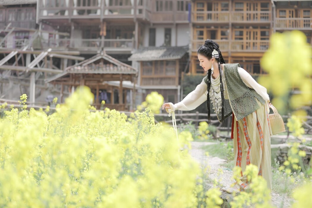 YiTuYu艺图语 Vol.1817 Suan La Tang Er