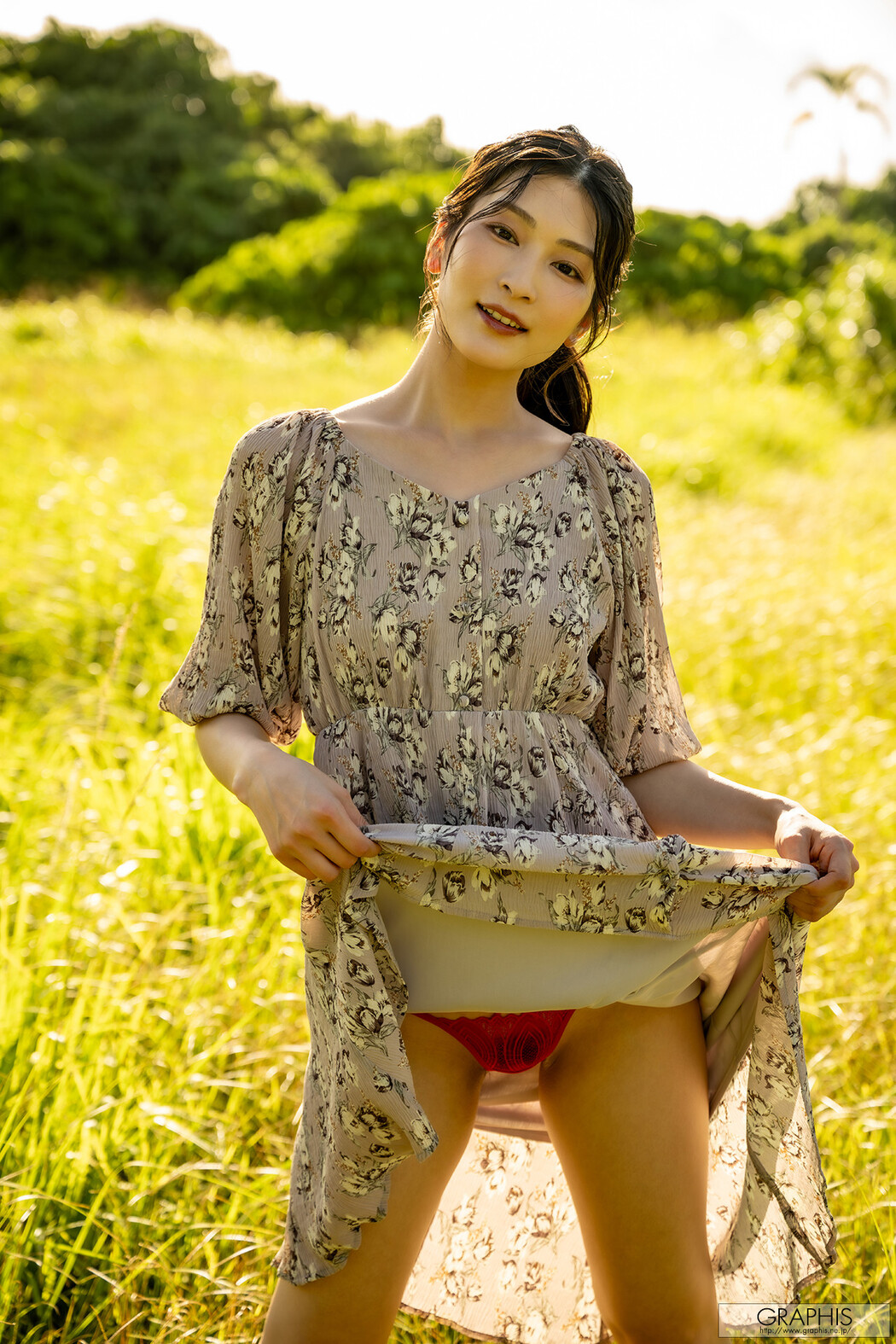 Suzu Honjo 本庄鈴, Graphis Gals 「Devine」 Vol.06