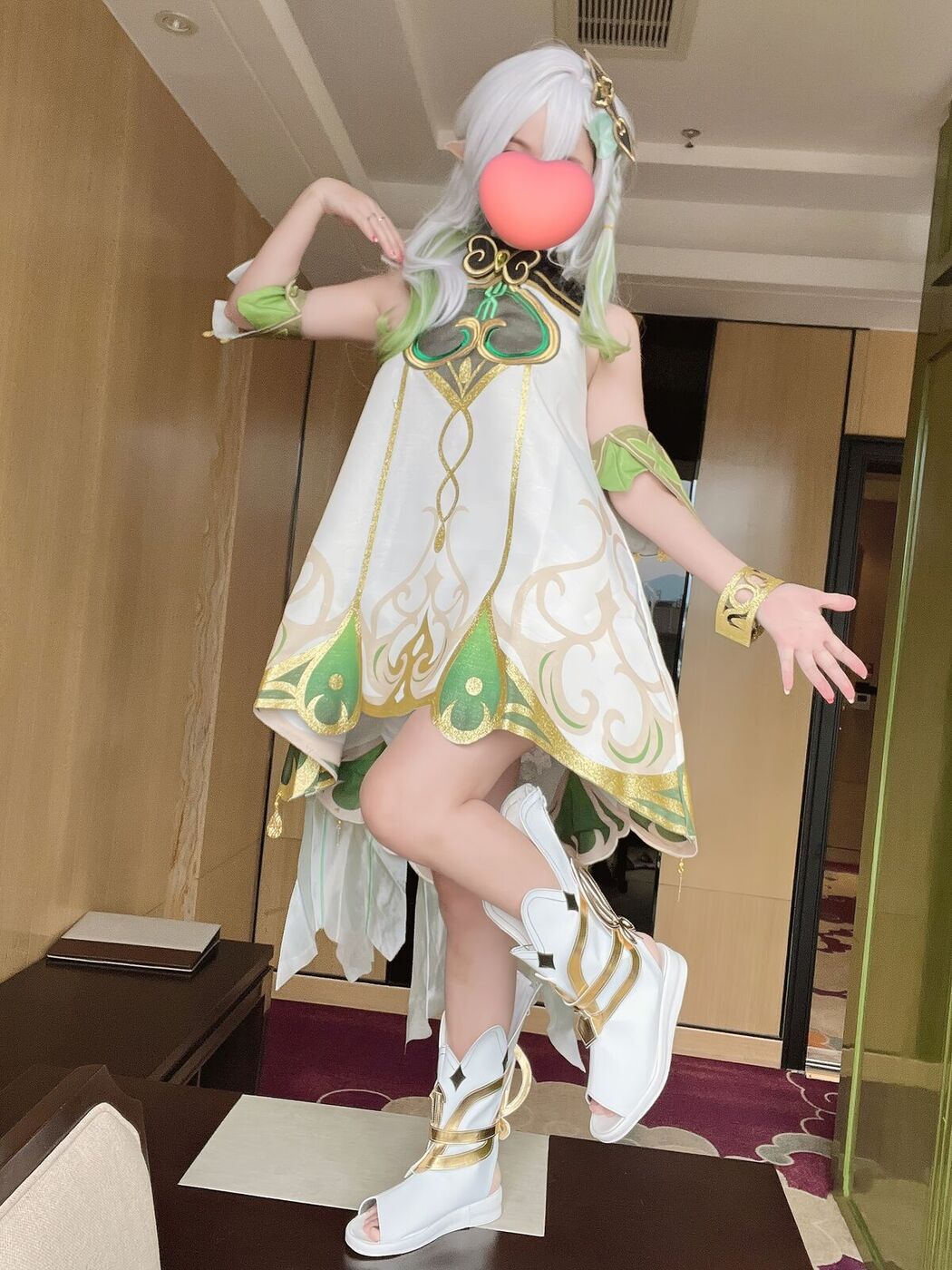 Coser@千岛酱 – 酥胸白虎一线天萝莉 福利姬福利 Part2