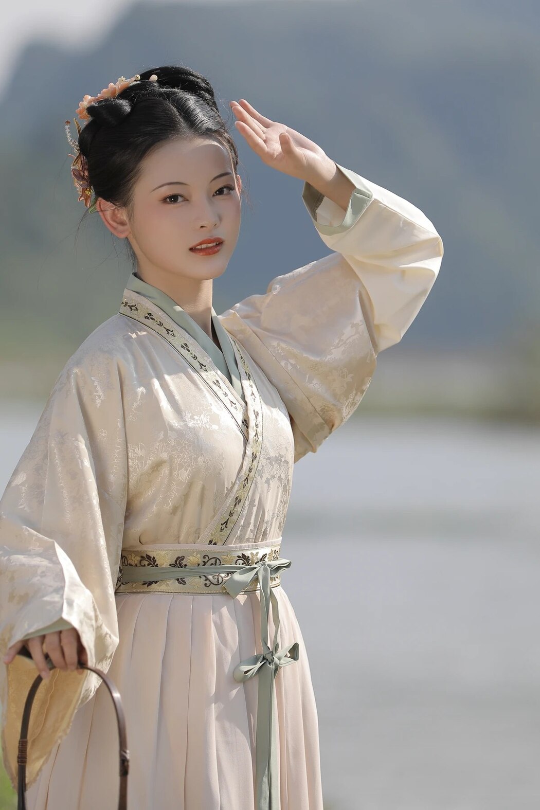 YiTuYu艺图语 Vol.1933 Yue Hong Cheng Huang Lu Lan Dian Zi Zheng