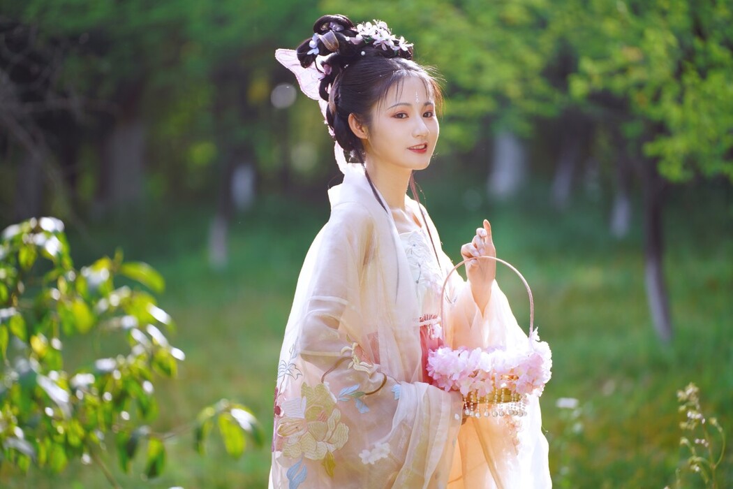 YiTuYu艺图语 Vol.1893 Jing Ko