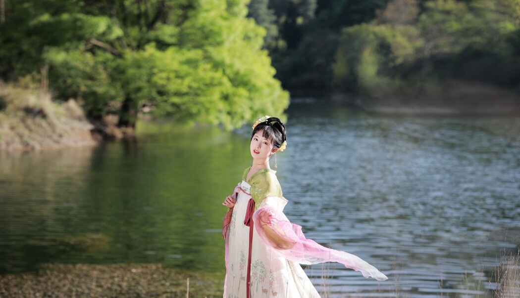 YiTuYu艺图语 Vol.1856 Shun Jin