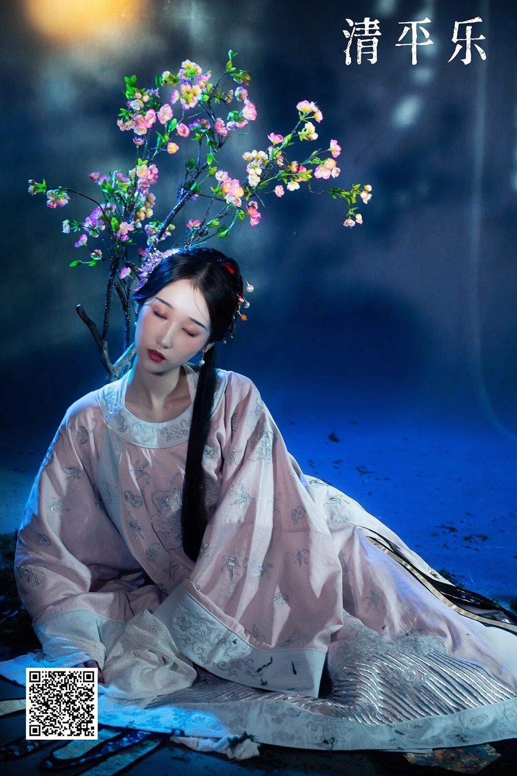 YiTuYu艺图语 Vol.1915 Jun Jun Cover Photo