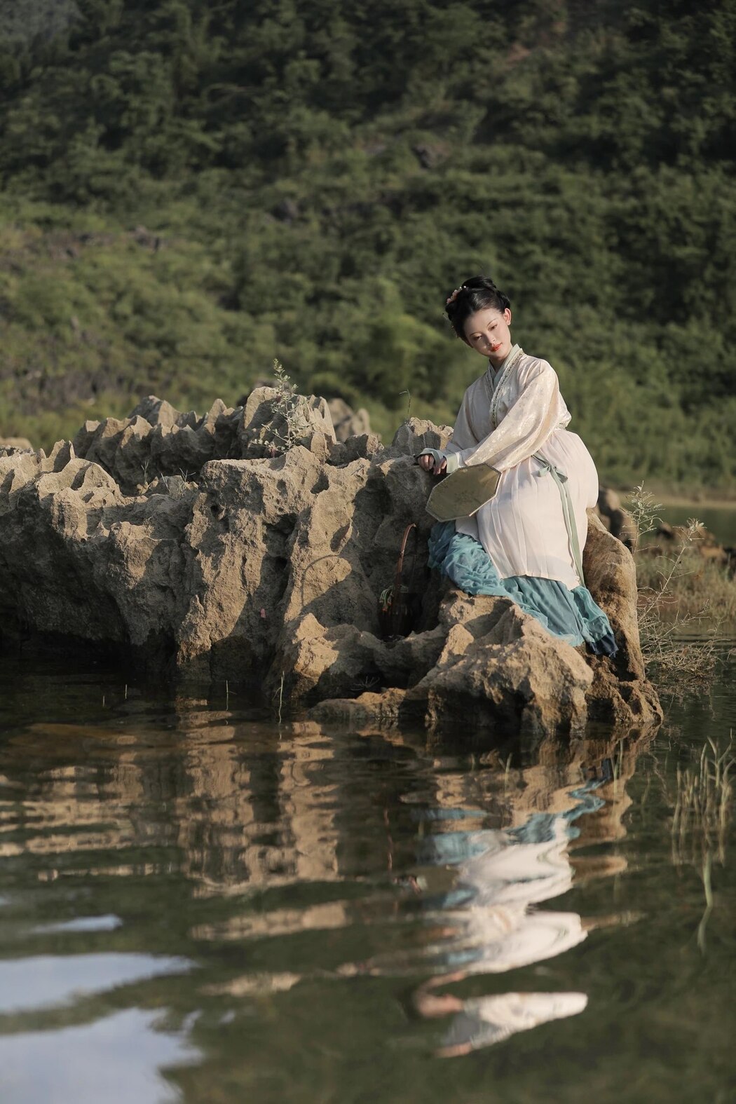 YiTuYu艺图语 Vol.1933 Yue Hong Cheng Huang Lu Lan Dian Zi Zheng