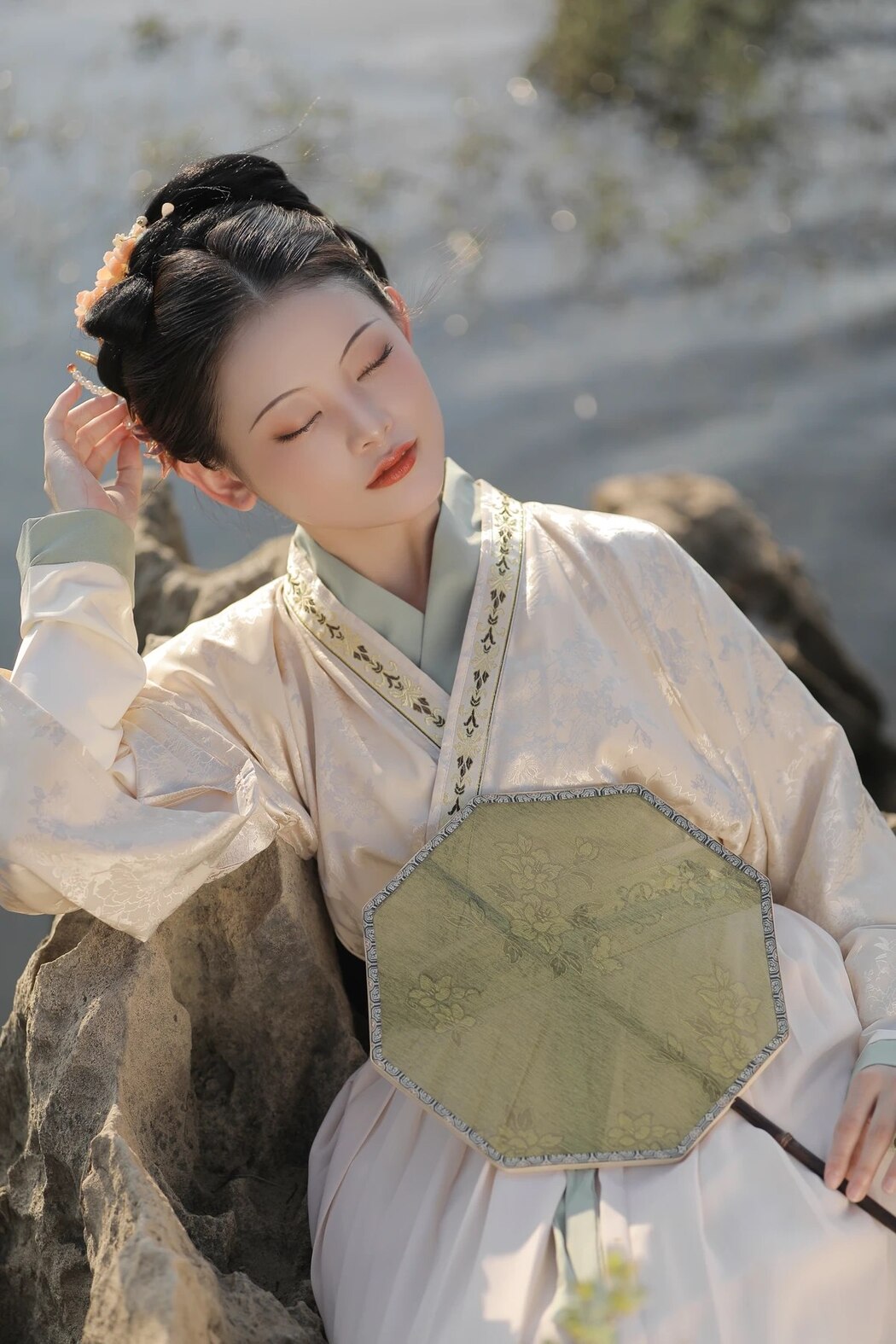 YiTuYu艺图语 Vol.1933 Yue Hong Cheng Huang Lu Lan Dian Zi Zheng