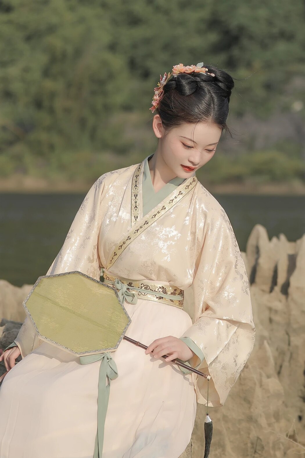 YiTuYu艺图语 Vol.1933 Yue Hong Cheng Huang Lu Lan Dian Zi Zheng