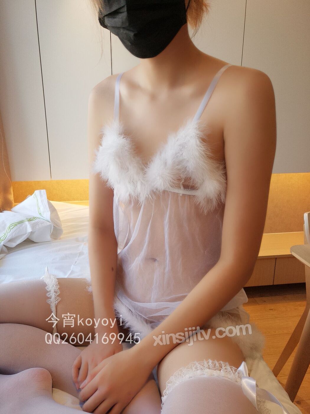 Coser@今宵koyoyi – 透明内衣小怪兽ZW喷水