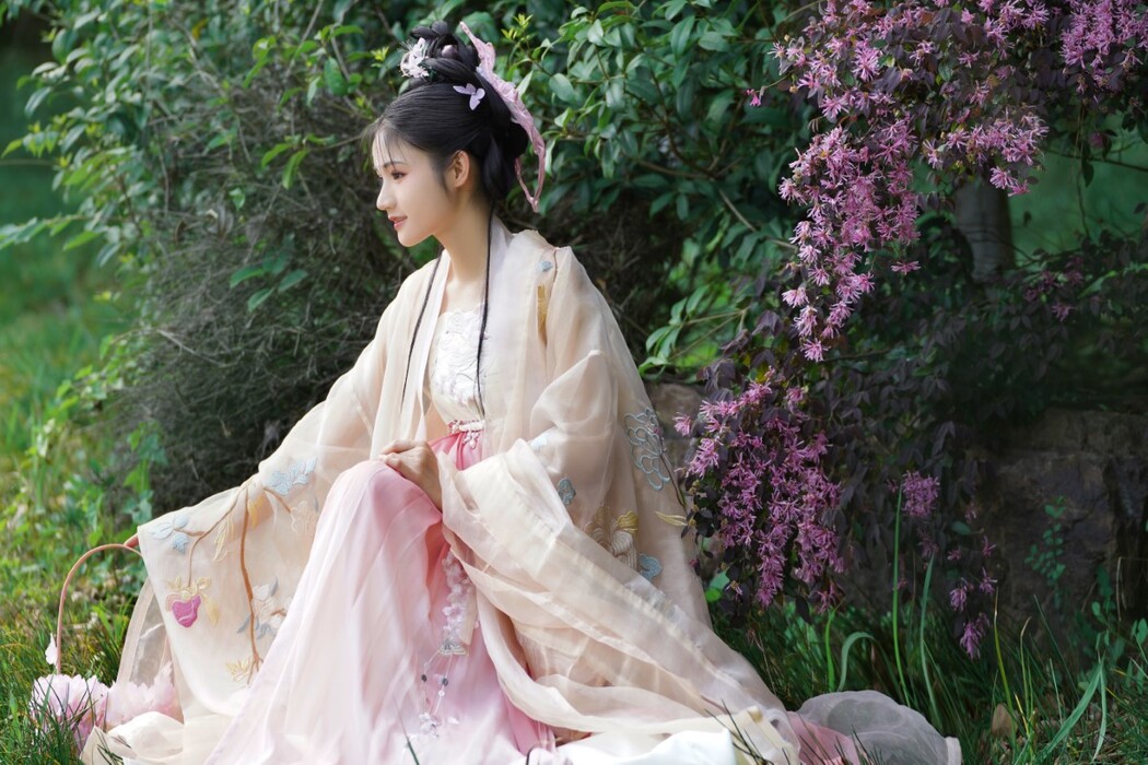 YiTuYu艺图语 Vol.1893 Jing Ko