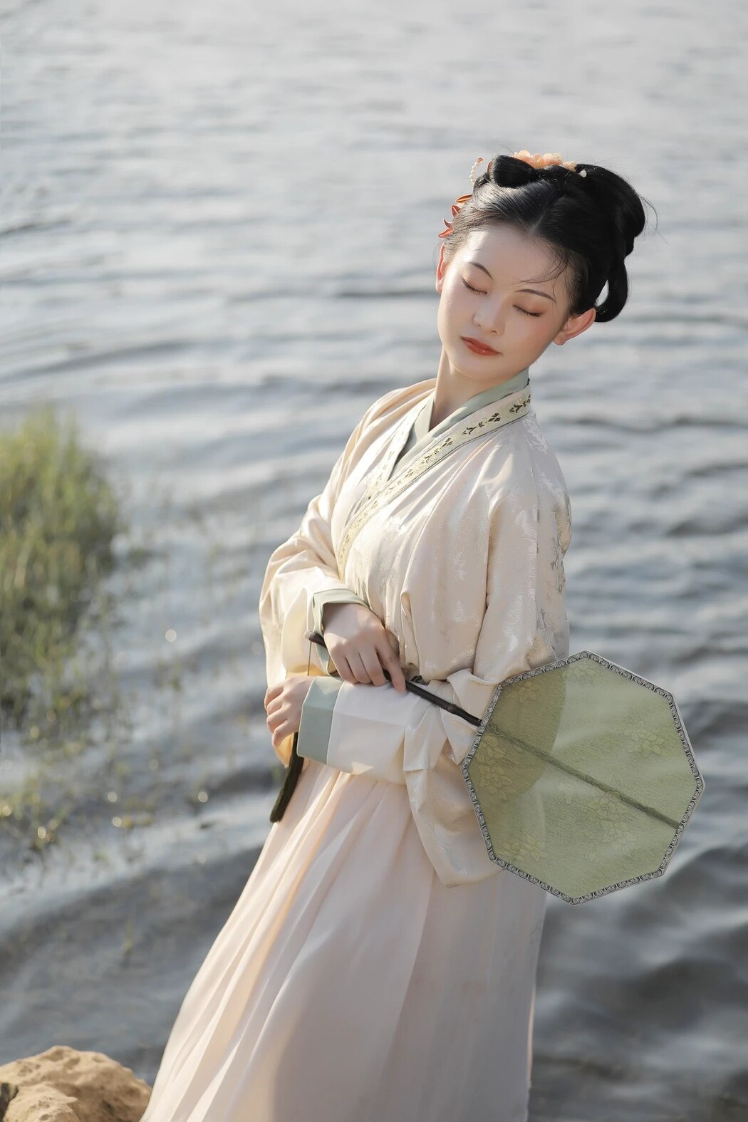 YiTuYu艺图语 Vol.1933 Yue Hong Cheng Huang Lu Lan Dian Zi Zheng