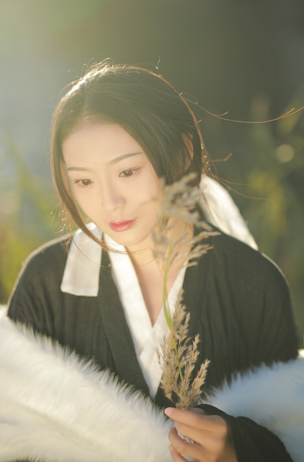 YiTuYu艺图语 Vol.1972 Nya Jiang De Ling Dang Dang