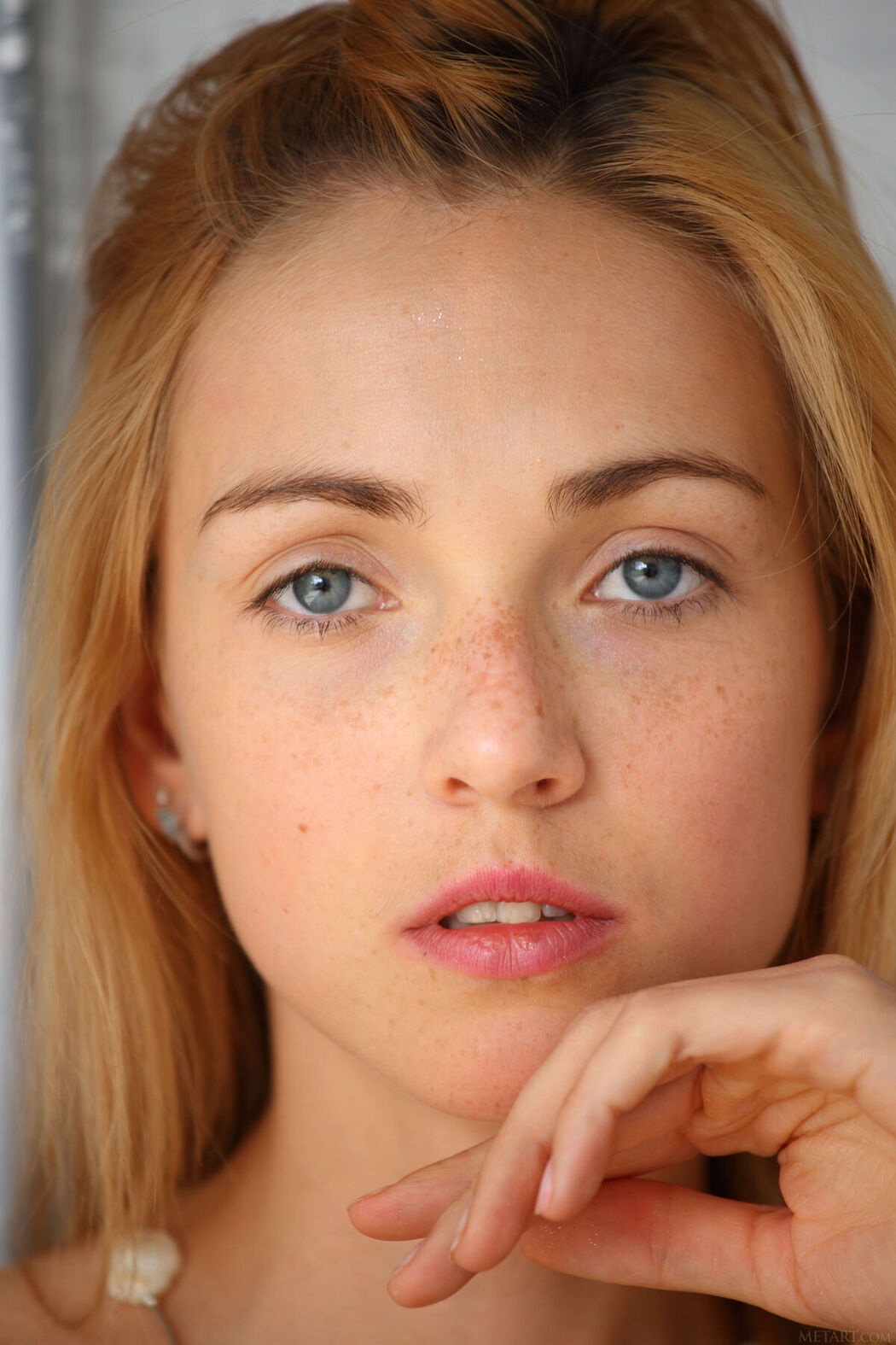 MetArt Renata – Presenting Part2