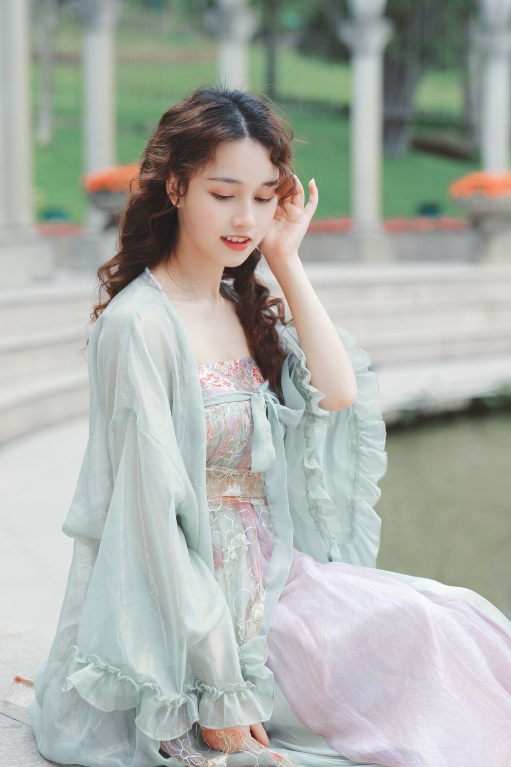 YiTuYu艺图语 Vol.1993 Liu Qi