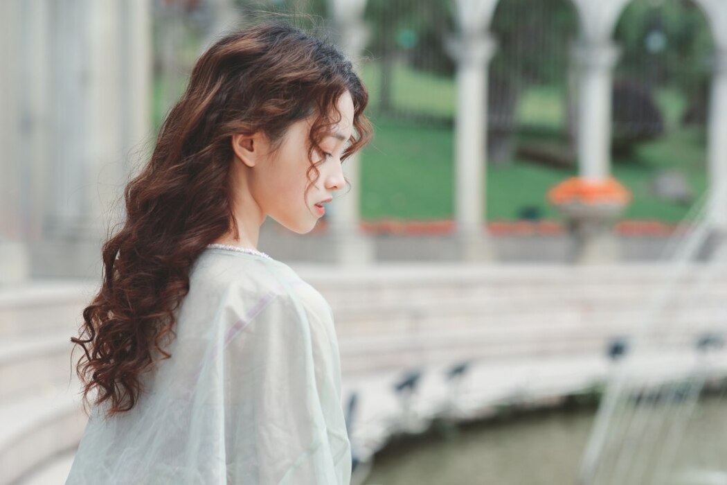 YiTuYu艺图语 Vol.1993 Liu Qi