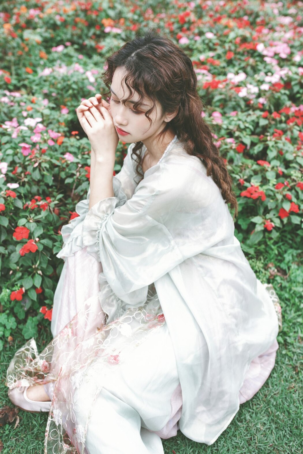 YiTuYu艺图语 Vol.1993 Liu Qi
