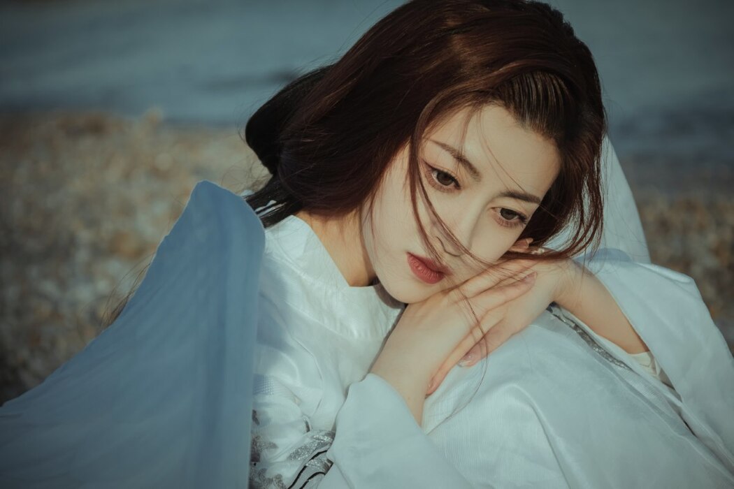 YiTuYu艺图语 Vol.1997 Yi Xuan
