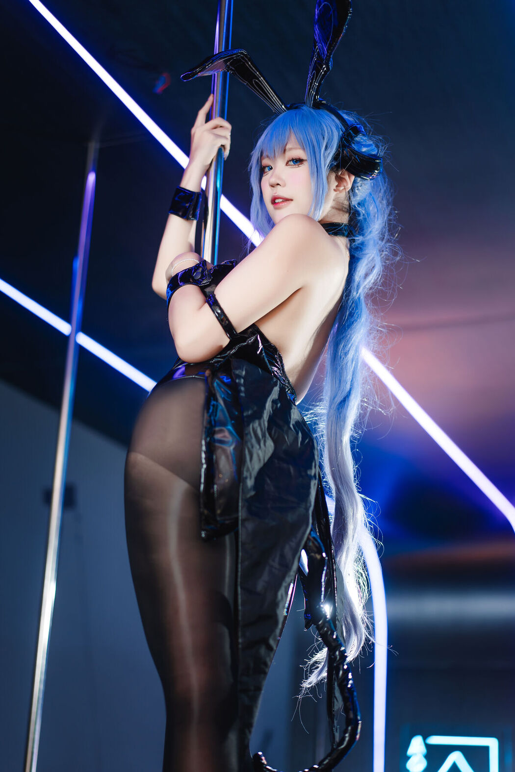 Coser@小完能干脆面qvq – 花园 黑丝兔女郎