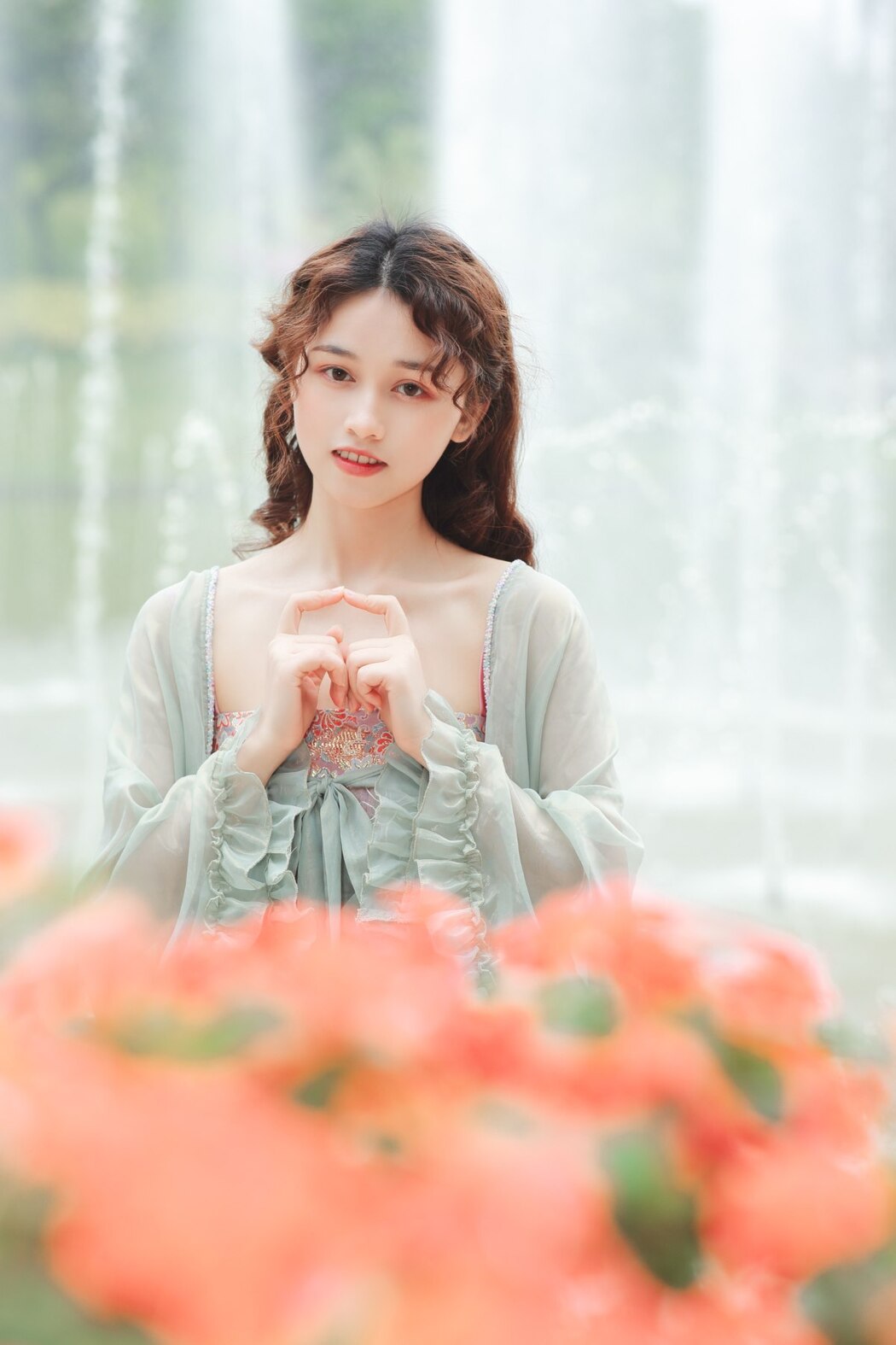 YiTuYu艺图语 Vol.1993 Liu Qi