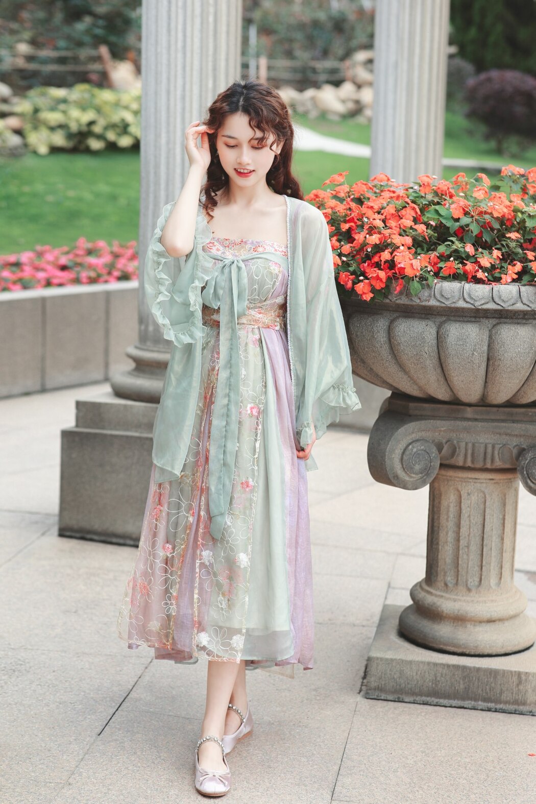 YiTuYu艺图语 Vol.1993 Liu Qi