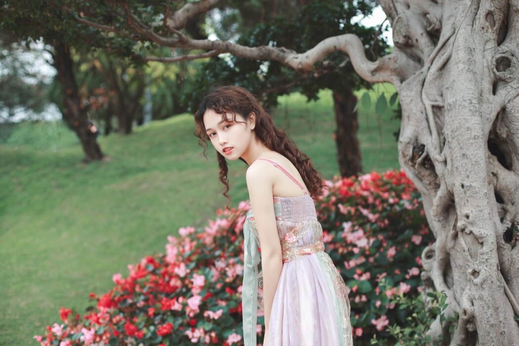 YiTuYu艺图语 Vol.1993 Liu Qi