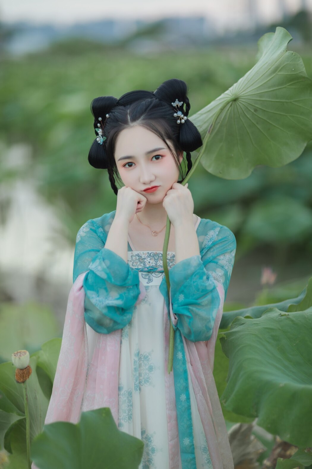 YiTuYu艺图语 Vol.1980 Pei Pei