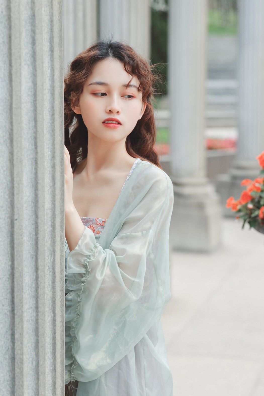 YiTuYu艺图语 Vol.1993 Liu Qi