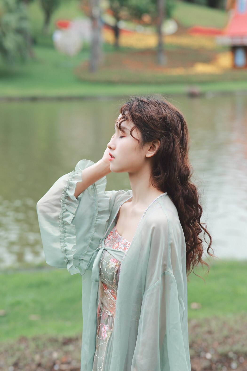 YiTuYu艺图语 Vol.1993 Liu Qi