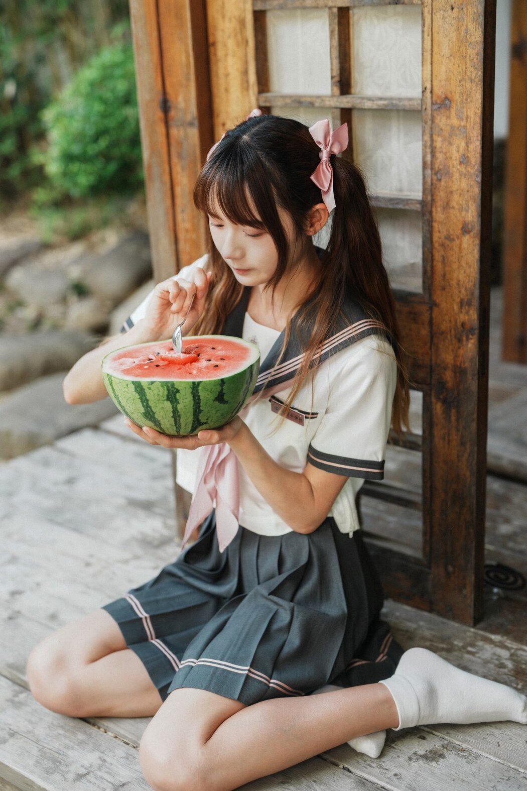 YiTuYu艺图语 Vol.2034 Tu Zi Zzz Bu Chi Hu Luo Bo