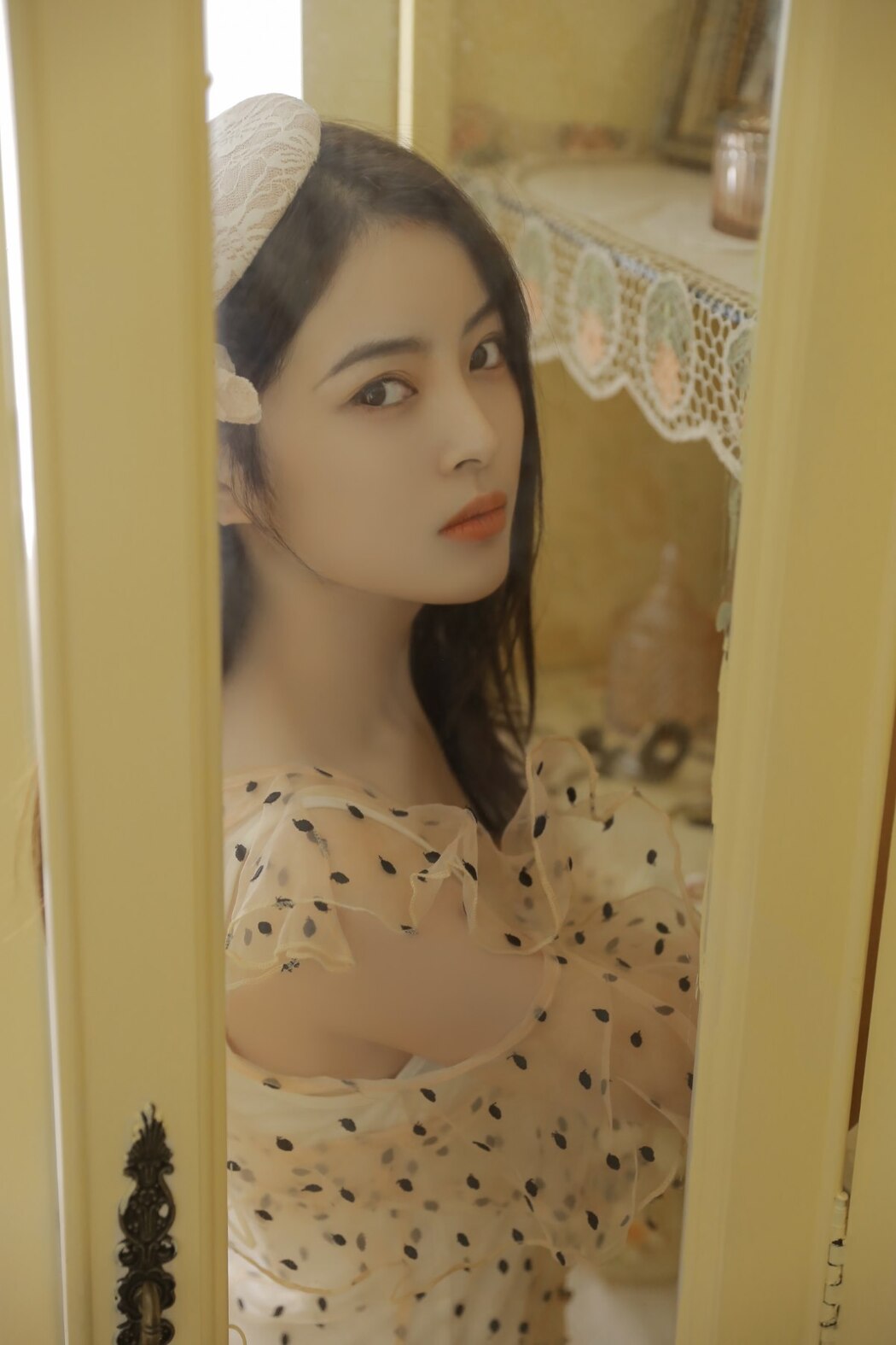 YiTuYu艺图语 Vol.2084 Hu Yun En