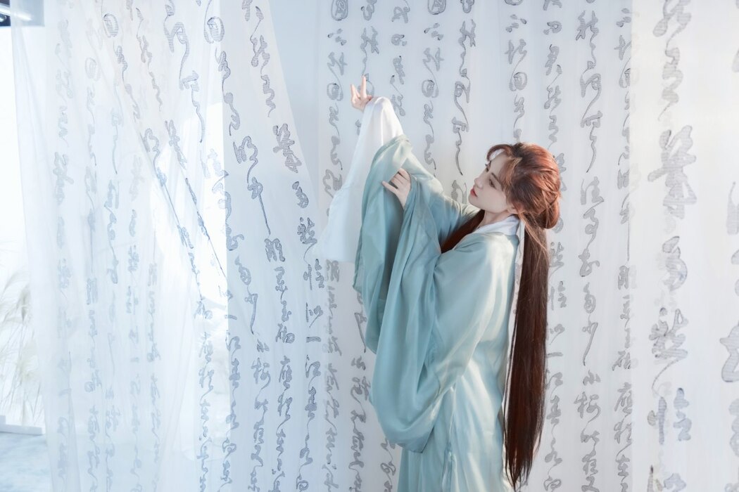 YiTuYu艺图语 Vol.2077 Yi Xuan