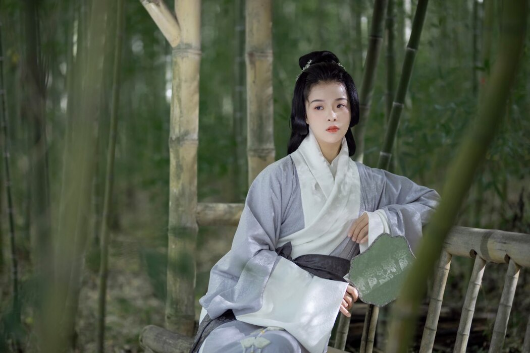 YiTuYu艺图语 Vol.2082 Junrin Mu Luo