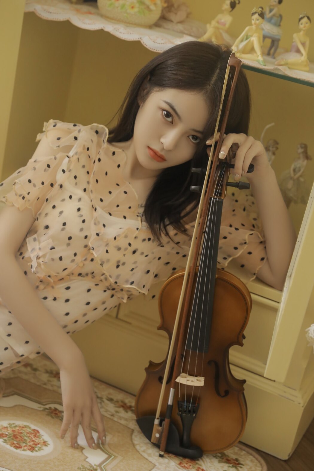 YiTuYu艺图语 Vol.2084 Hu Yun En