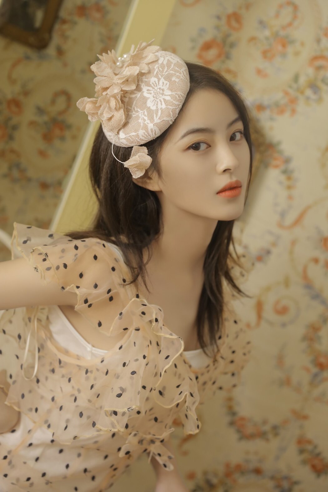 YiTuYu艺图语 Vol.2084 Hu Yun En