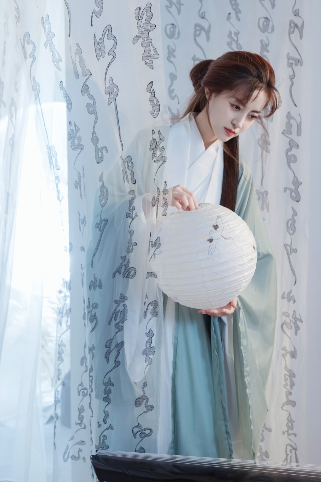YiTuYu艺图语 Vol.2077 Yi Xuan