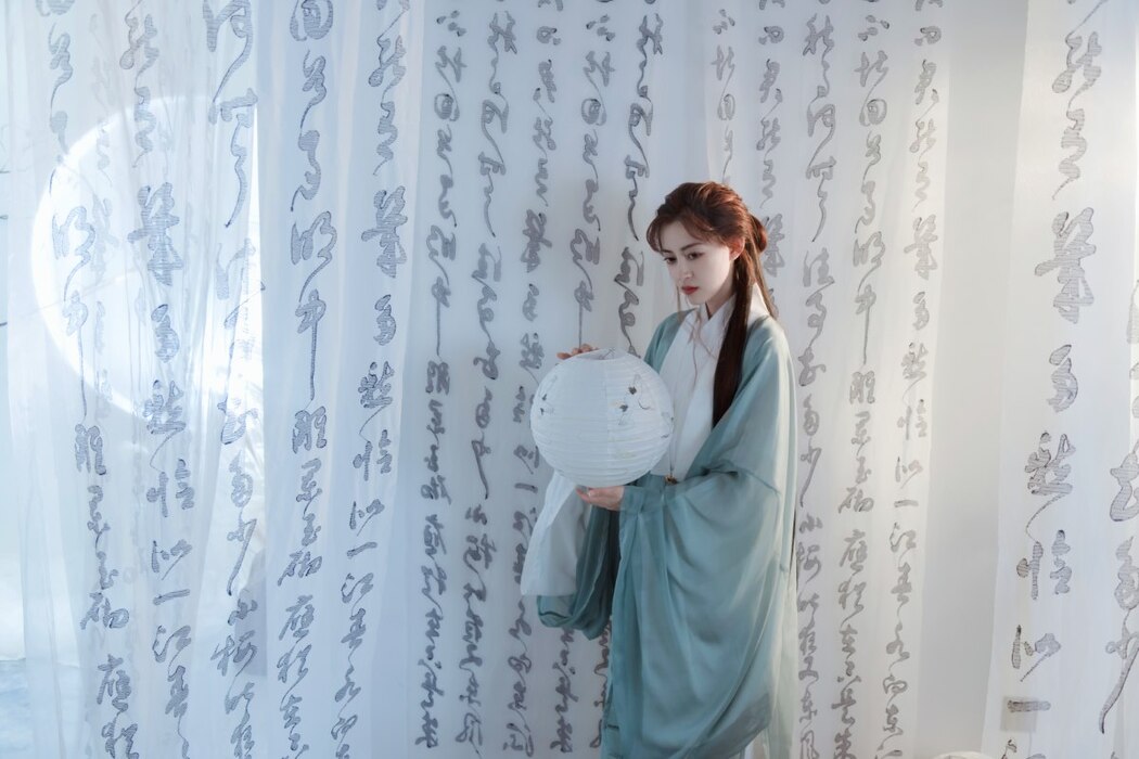 YiTuYu艺图语 Vol.2077 Yi Xuan