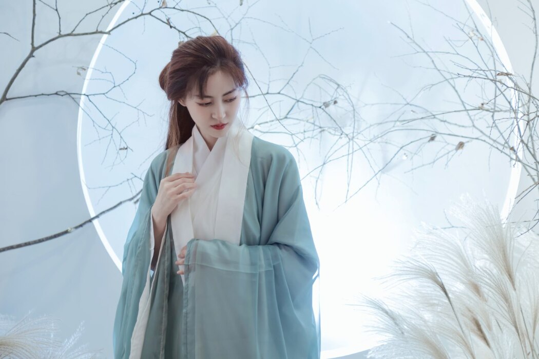 YiTuYu艺图语 Vol.2077 Yi Xuan