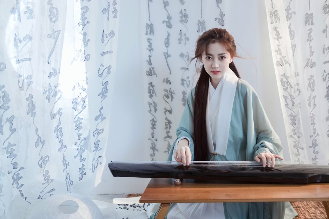 YiTuYu艺图语 Vol.2077 Yi Xuan