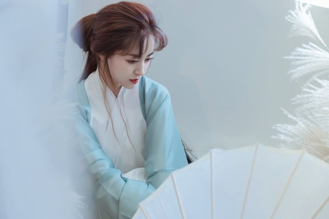 YiTuYu艺图语 Vol.2077 Yi Xuan