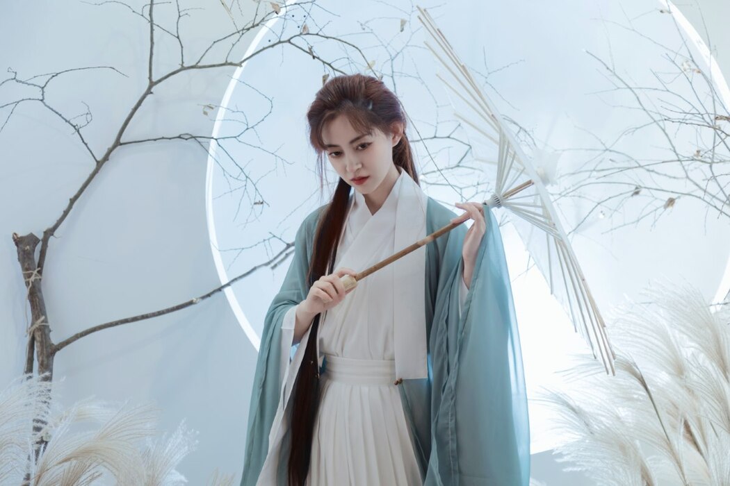 YiTuYu艺图语 Vol.2077 Yi Xuan