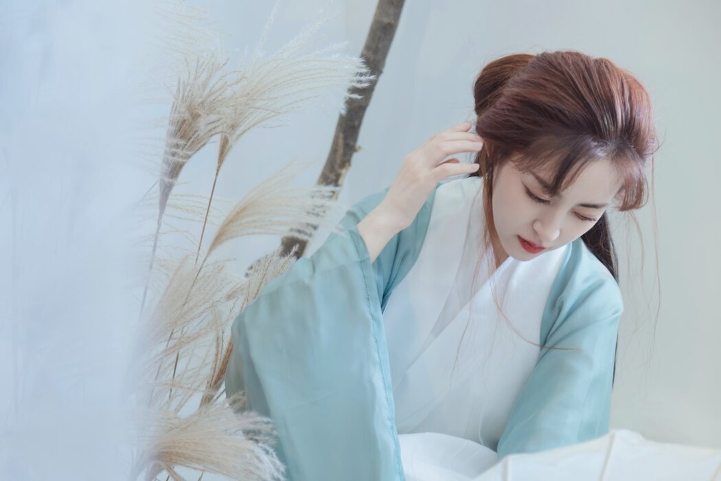 YiTuYu艺图语 Vol.2077 Yi Xuan