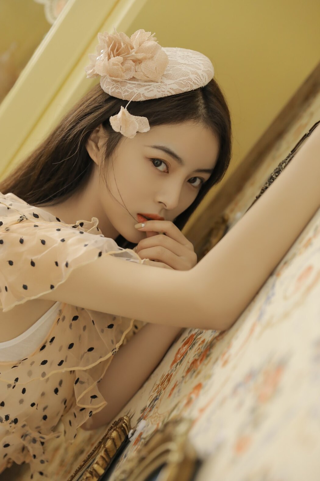 YiTuYu艺图语 Vol.2084 Hu Yun En