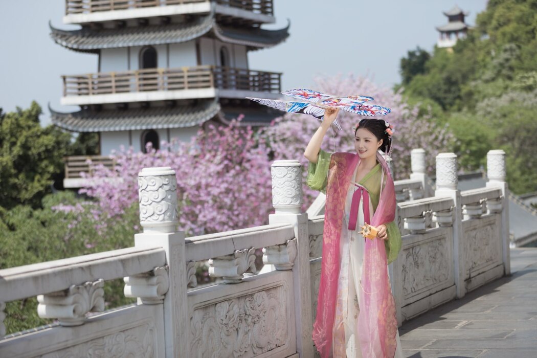 YiTuYu艺图语 Vol.2089 Liu Ha La Zi
