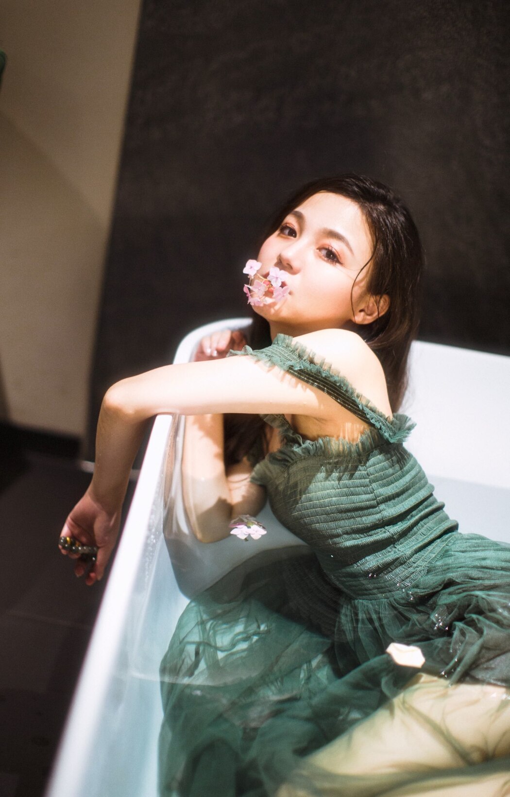 YiTuYu艺图语 Vol.2046 Xia Yun Shi Zhi Xiao Kao La