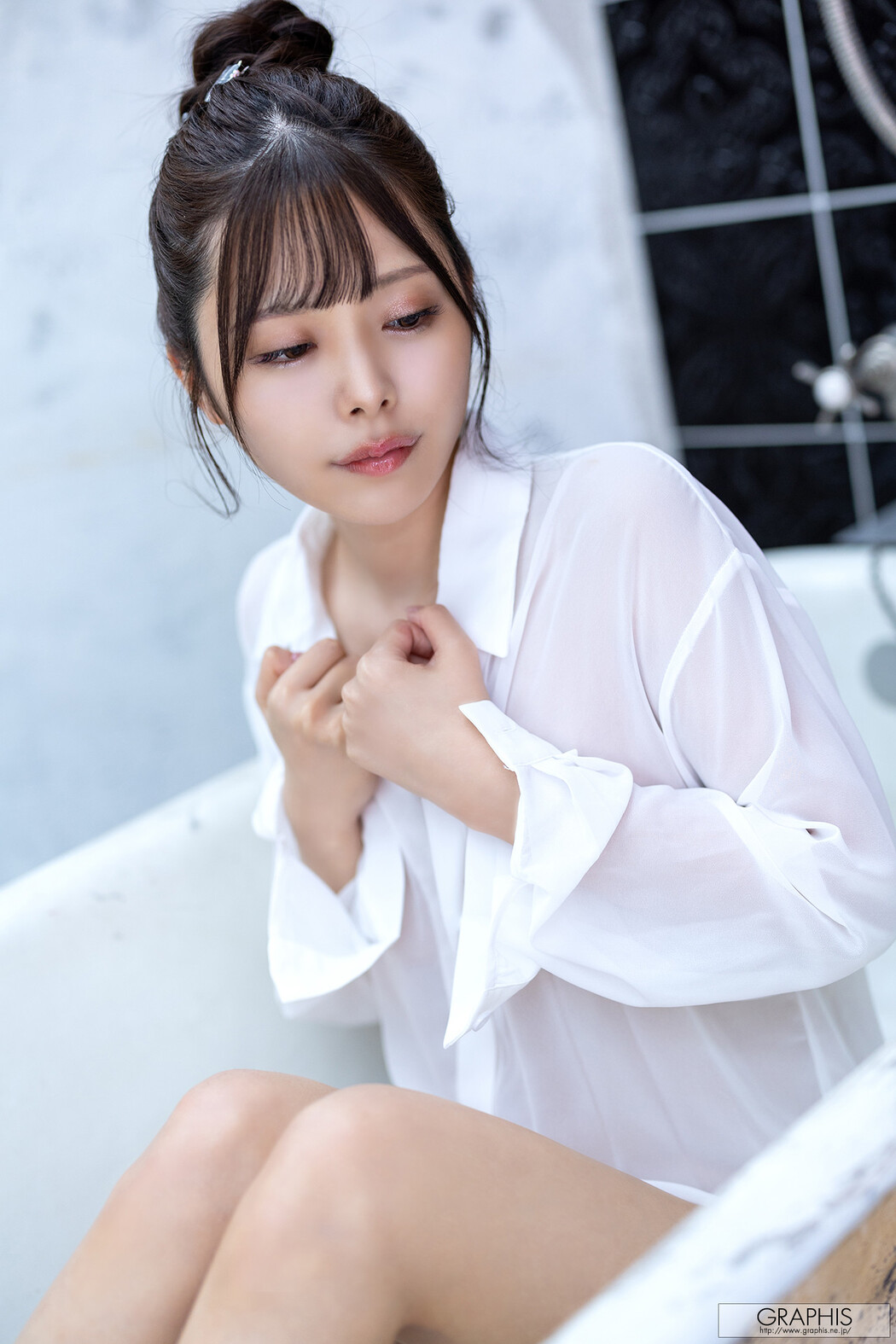 Asuka Furuya 降矢あすか, Graphis First Gravure Vol.06