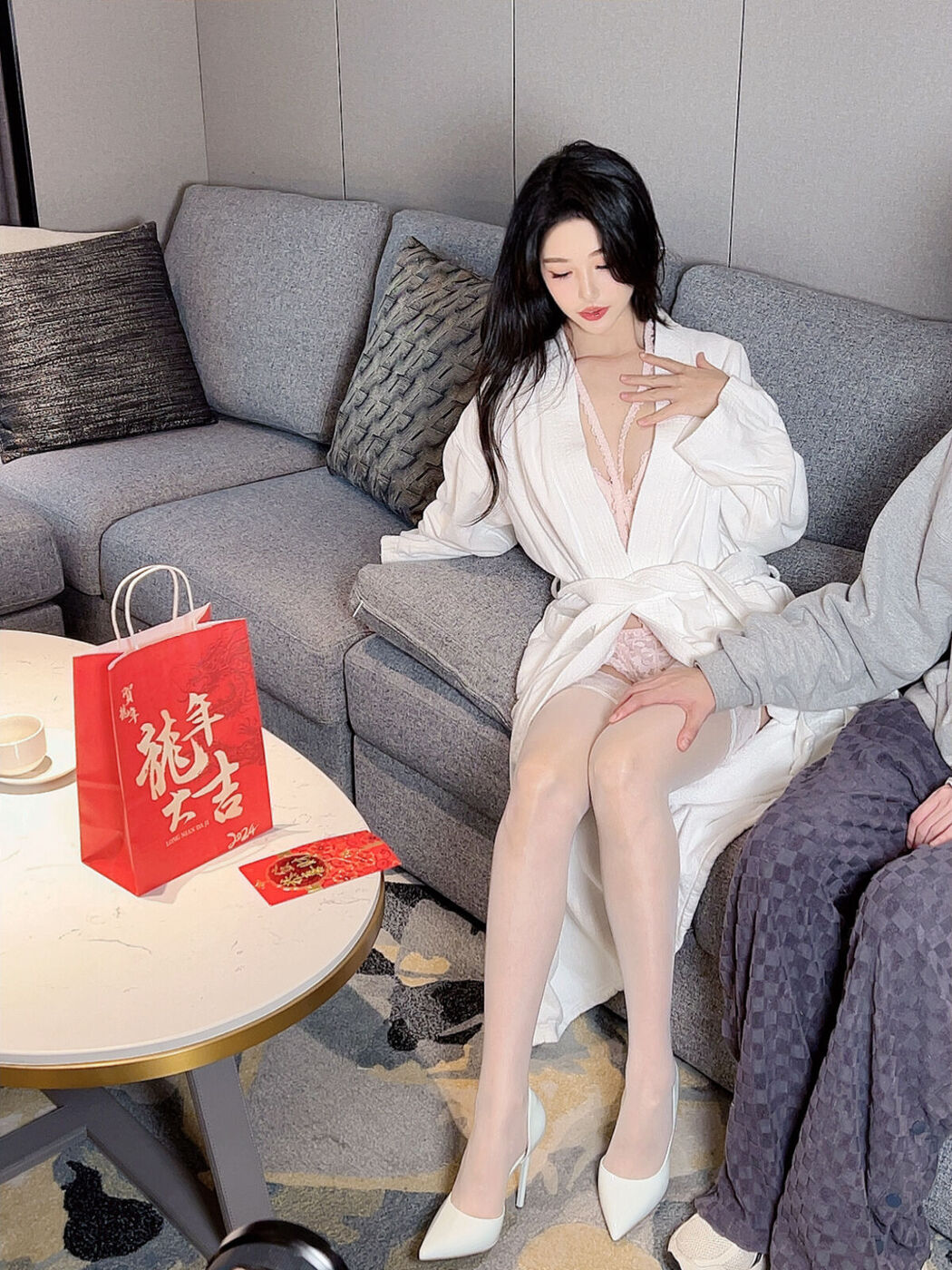 Coser@抖娘-利世 – 龙年大吉