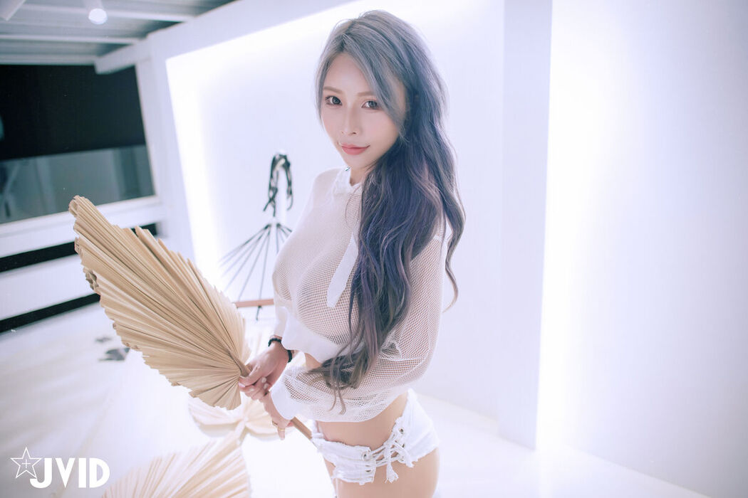 JVID Ai Fei 艾妃 – 神級美巨乳艾妃的情慾之夜 首次雙人情慾大尺 騎乘式解鎖