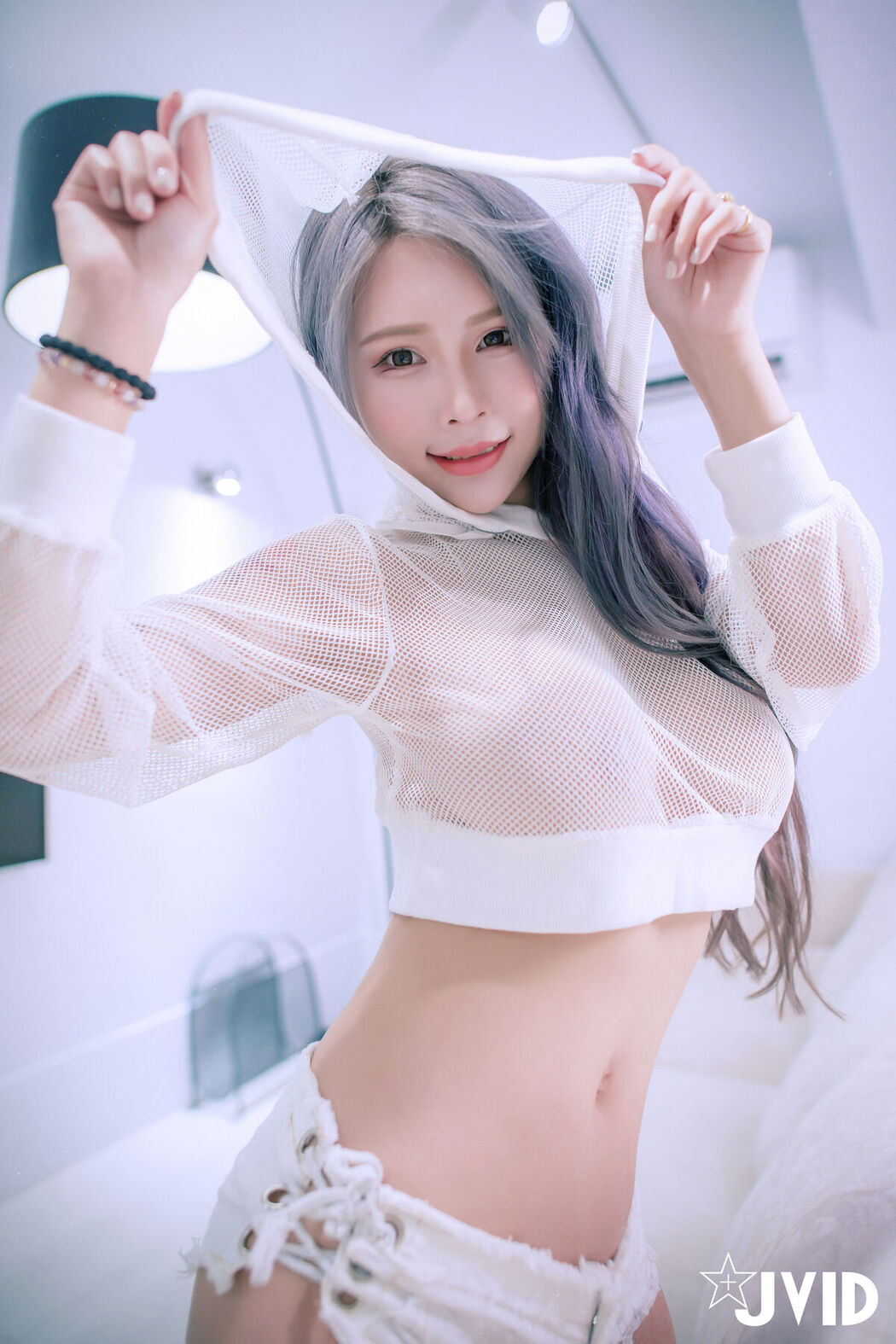 JVID Ai Fei 艾妃 – 神級美巨乳艾妃的情慾之夜 首次雙人情慾大尺 騎乘式解鎖