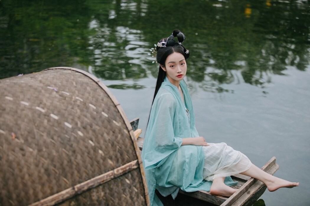 YiTuYu艺图语 Vol.2201 Ling Zi Xi
